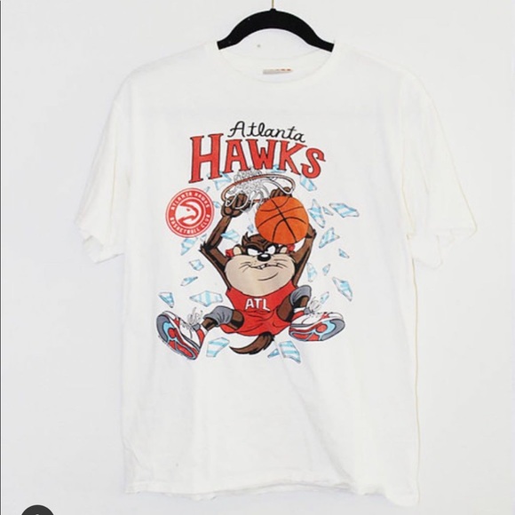 Junk Food Clothing Tops - Vintage Atlanta Hawks x Looney Tunes TShirt